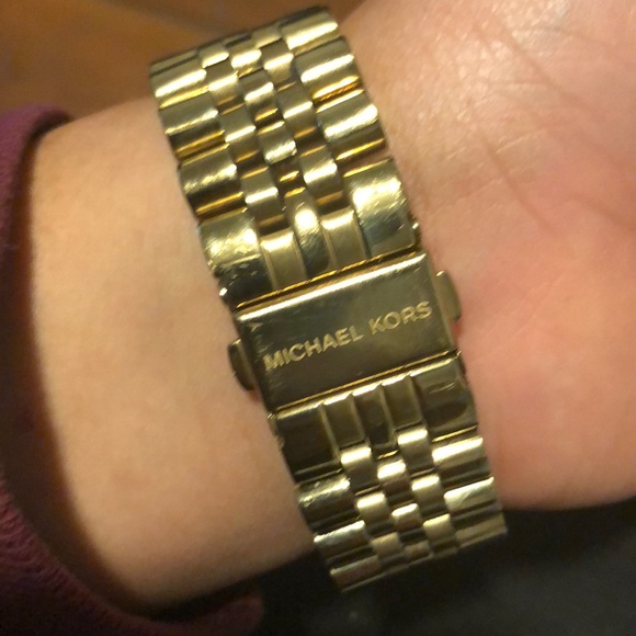 Watch - Picture 2 of 3